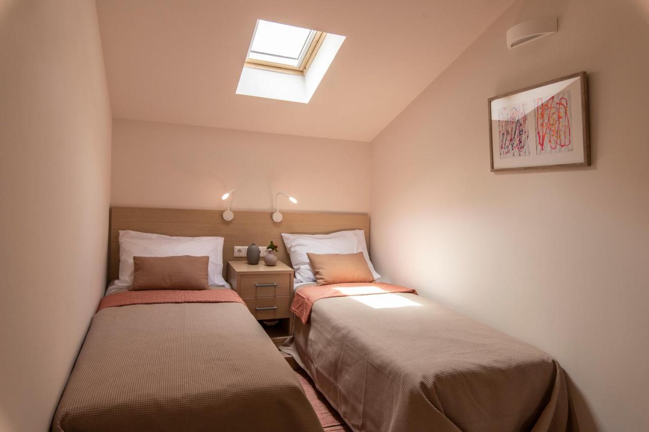 Gallery Suites & Residences 피레아스 외부 사진